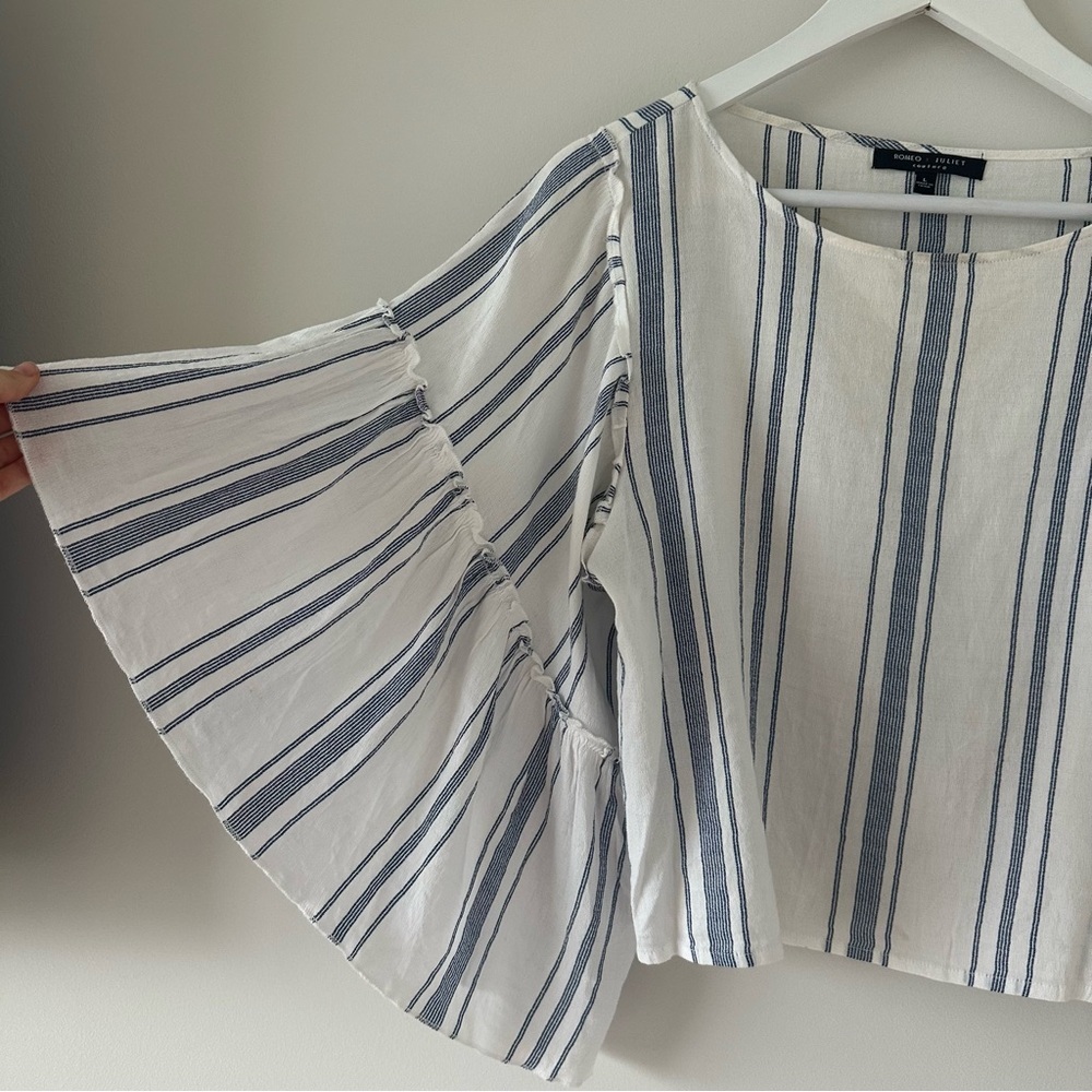 Women’s Flowy Ruffle Sleeve Boxy Crop Nautical Stripe Blue White Summer Large - Picture 2 of 10